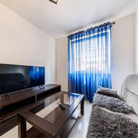 Apartament Cozy New Town Apartment- Centre