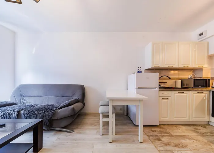 Cozy New Town Apartment- Centre By Staynest Apartment