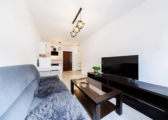 Cozy New Town Apartment- Centre By Staynest