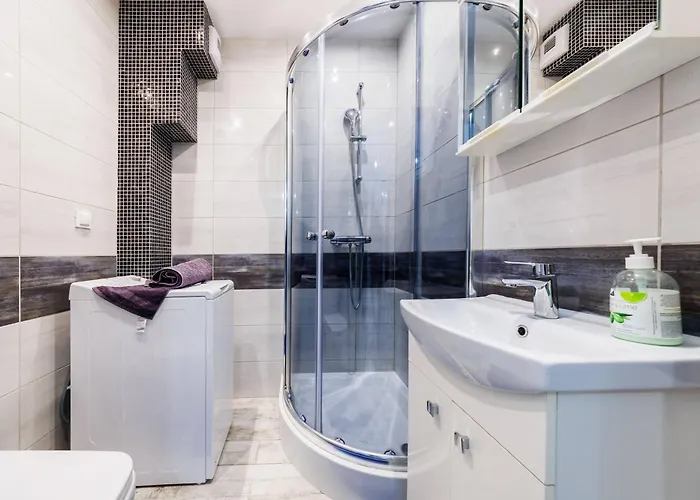 Cozy New Town Apartment- Centre By Staynest *